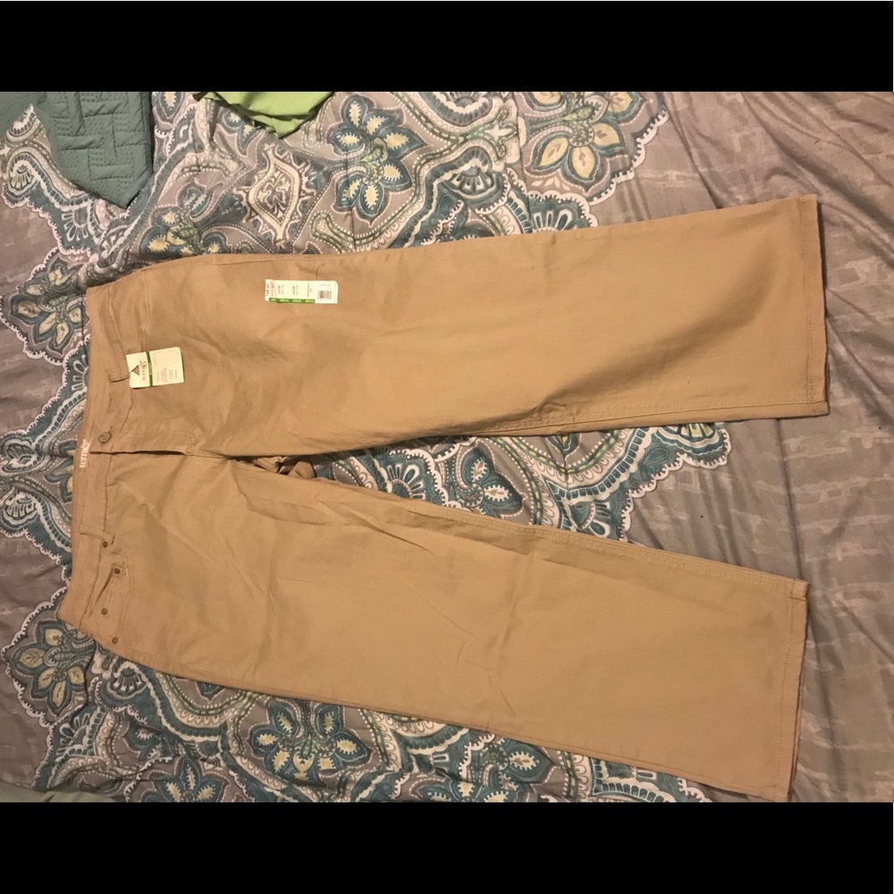 Women’s khaki pants